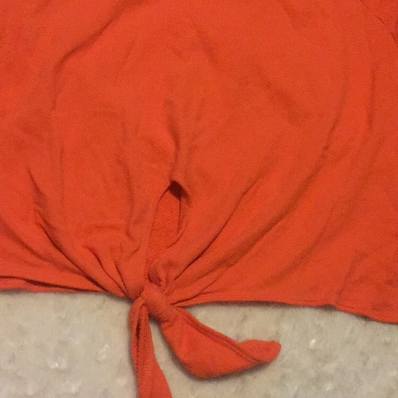 Off the shoulder crop top - Picture 2 of 4